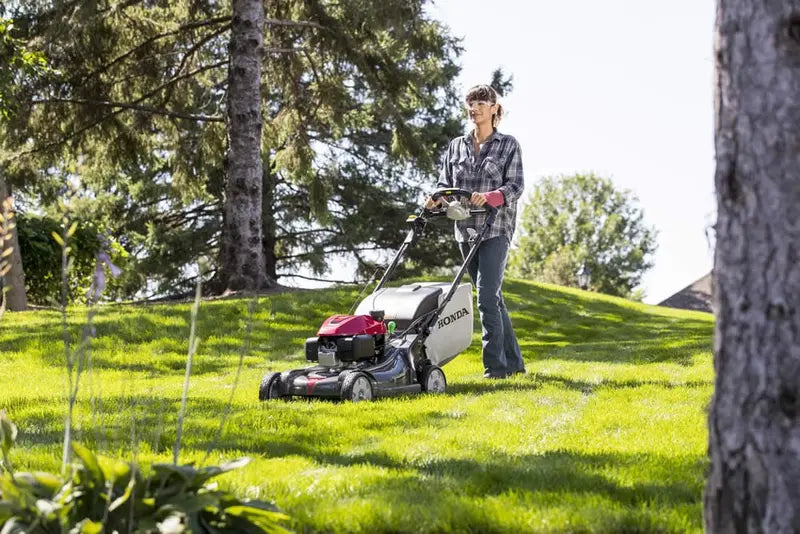 Honda HRX217VYA Self-Propelled Lawn Mower – 21″ VersaMow System, 4-in-1 Functionality (Clearance Item)