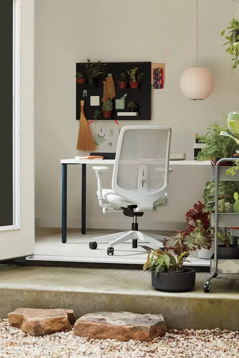 Verus Ergonomic Task Chair – Adjustable Lumbar Support, Mesh Back, Modern Office Seating